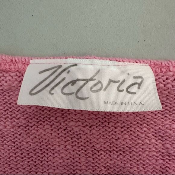 Victoria pink heart painted sweater no size but fits like a large - Picture 2 of 9